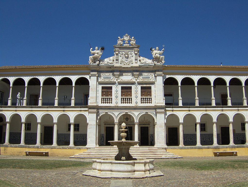 Évora university